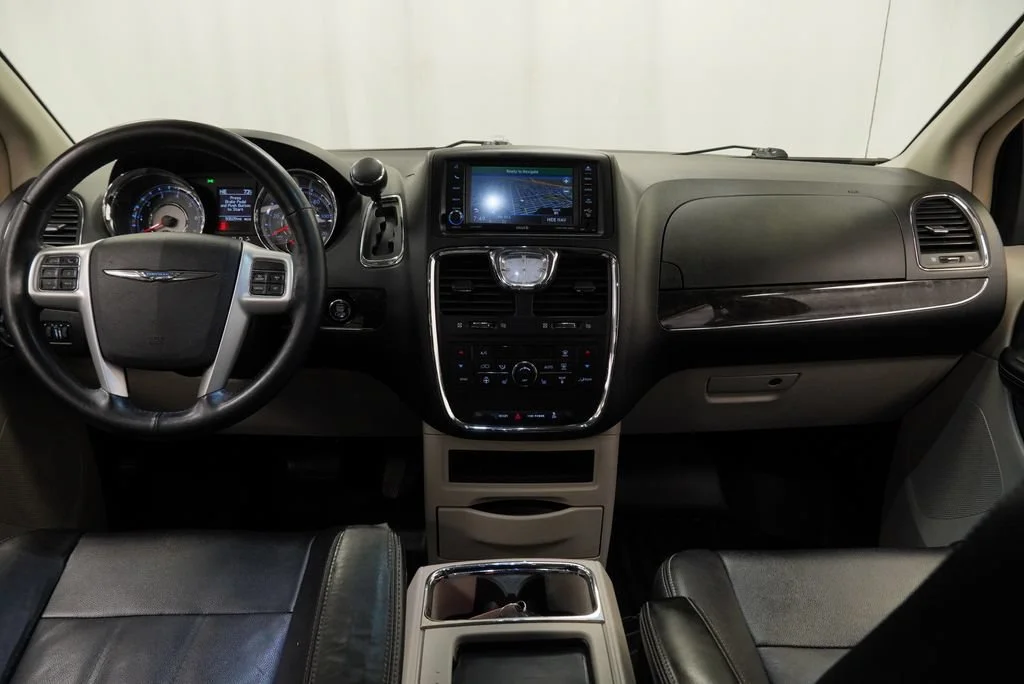 Used 2016 Blue Chrysler Touring image 3