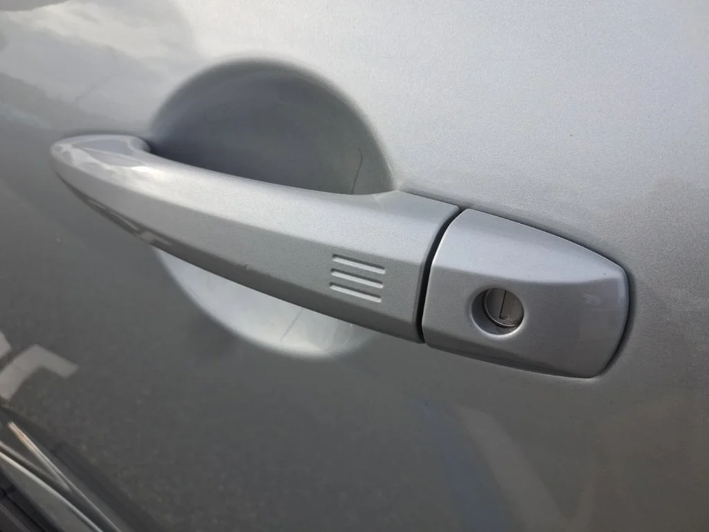 Used 2022 Silver Nissan Platinum image 21