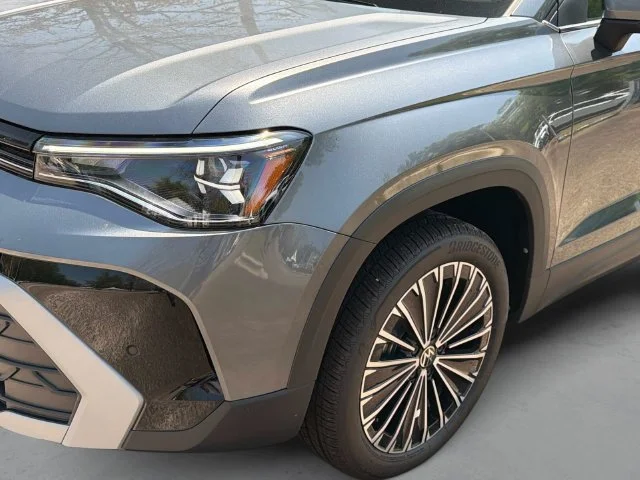 New 2026 Platinum Gray Metallic Volkswagen SE image 10