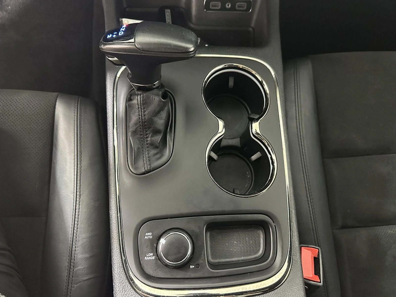Used 2020 Granite Crystal Metallic Dodge R/T image 35