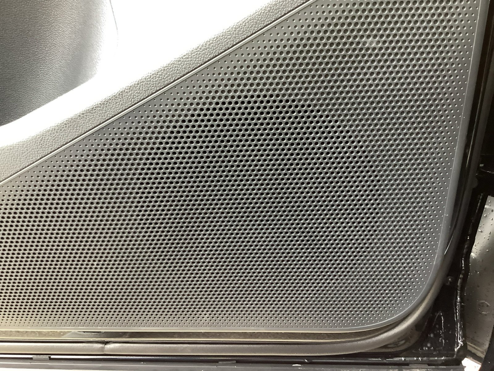 New 2026 PLATINUM GRAY Volkswagen SE image 24