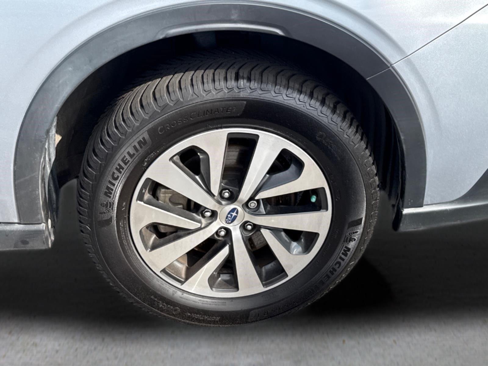 Used 2021 Ice Silver Metallic Subaru Premium image 21