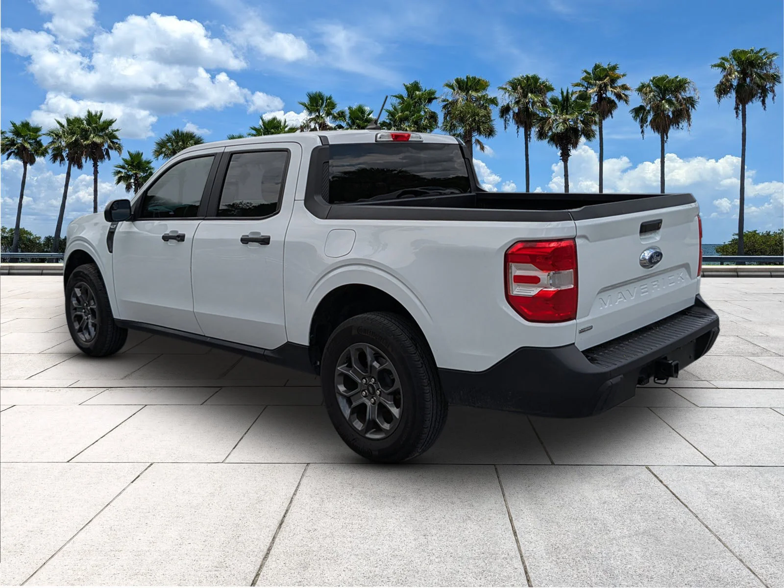 Certified Used 2024 Oxford White Clearcoat Ford XLT image 6
