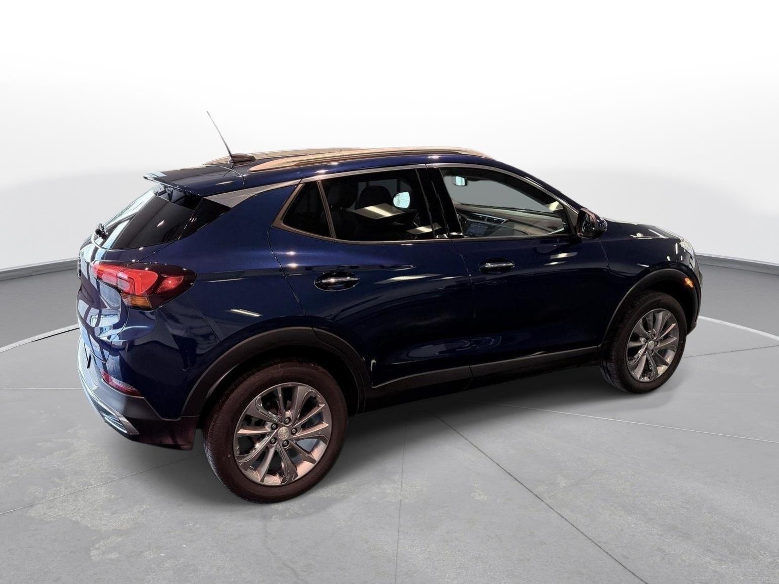 Used 2023 Sapphire Metallic Buick Essence image 10