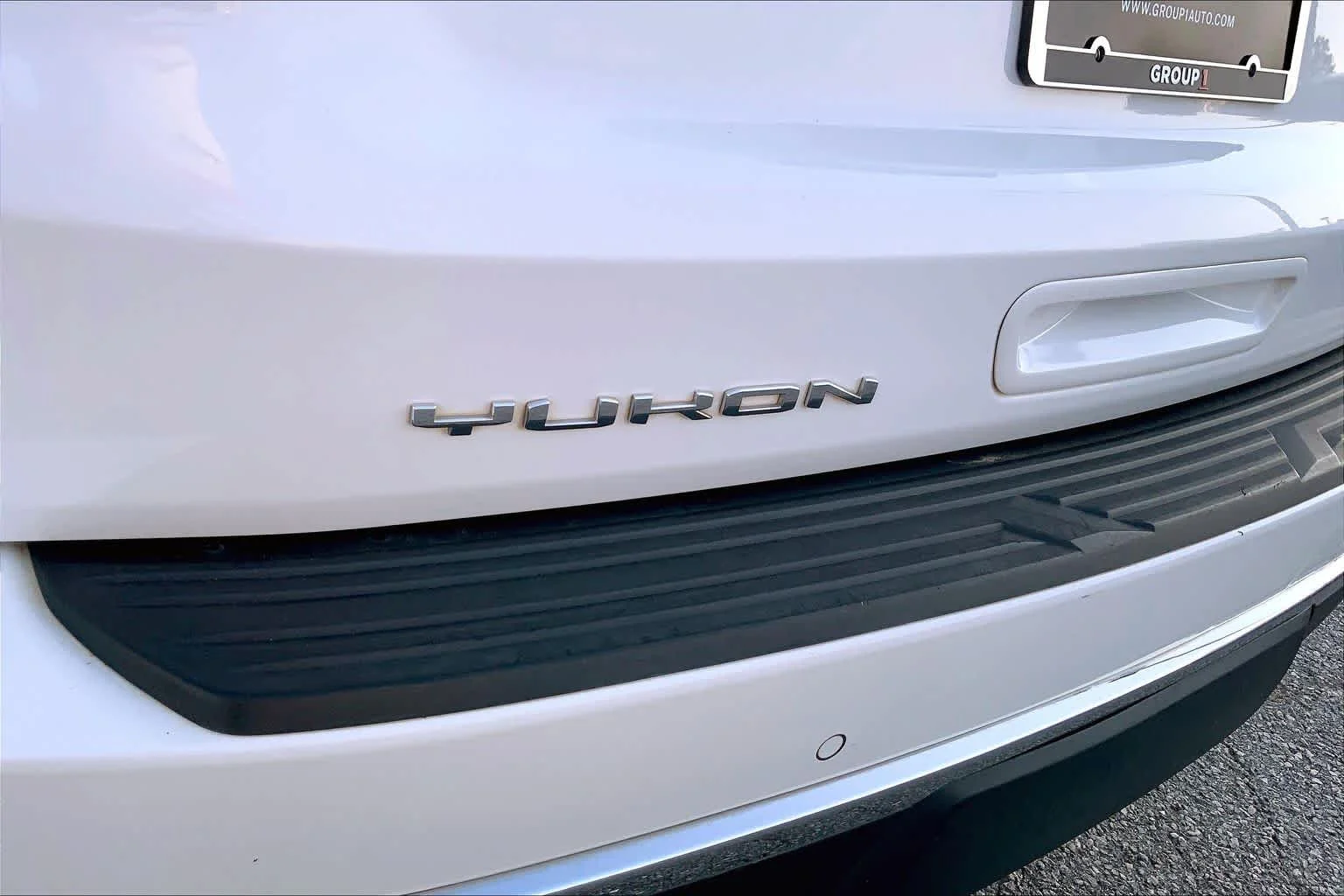 Used 2023 Summit White GMC SLT image 28