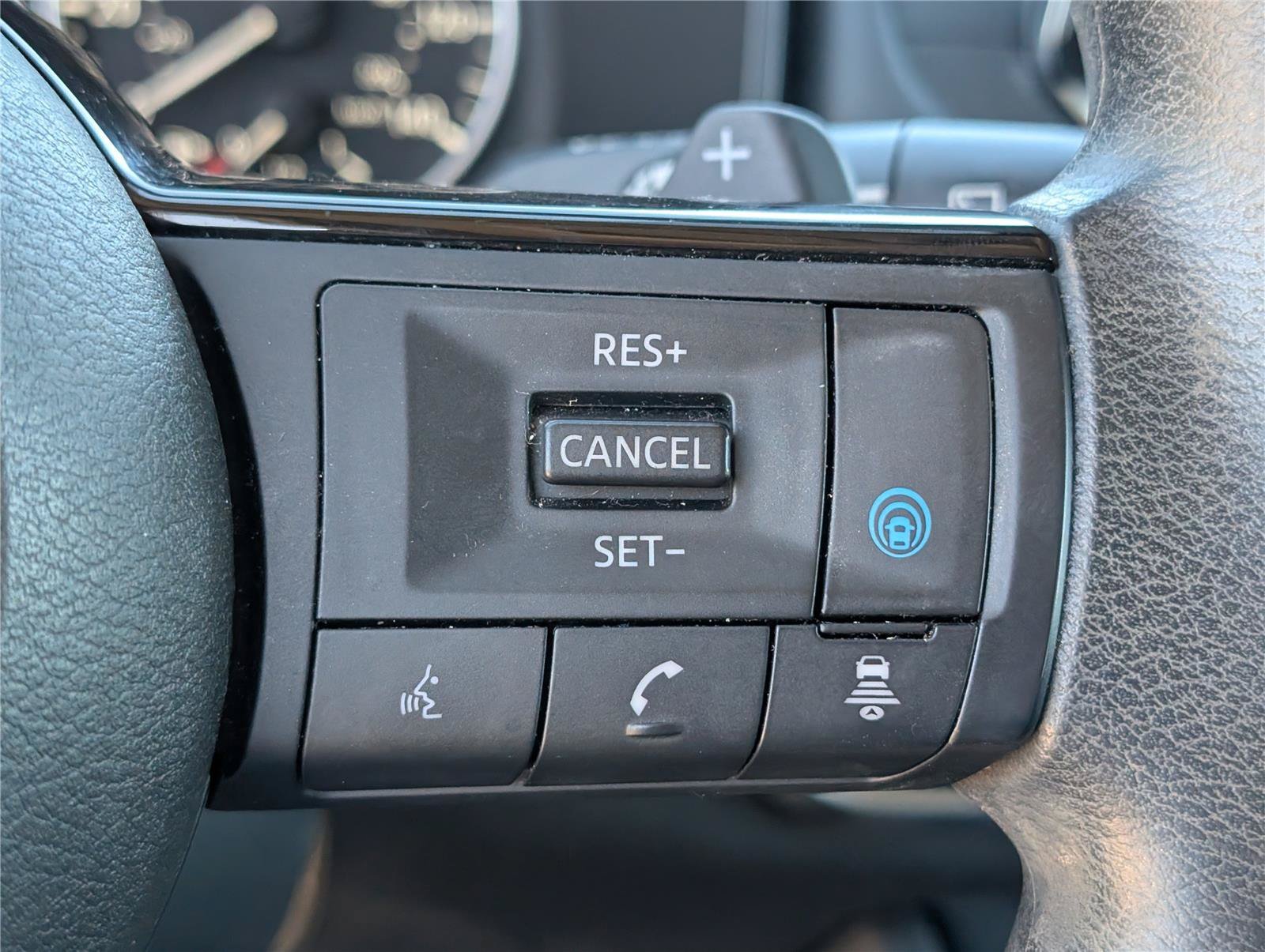 Used 2022 Silver Nissan SV image 18