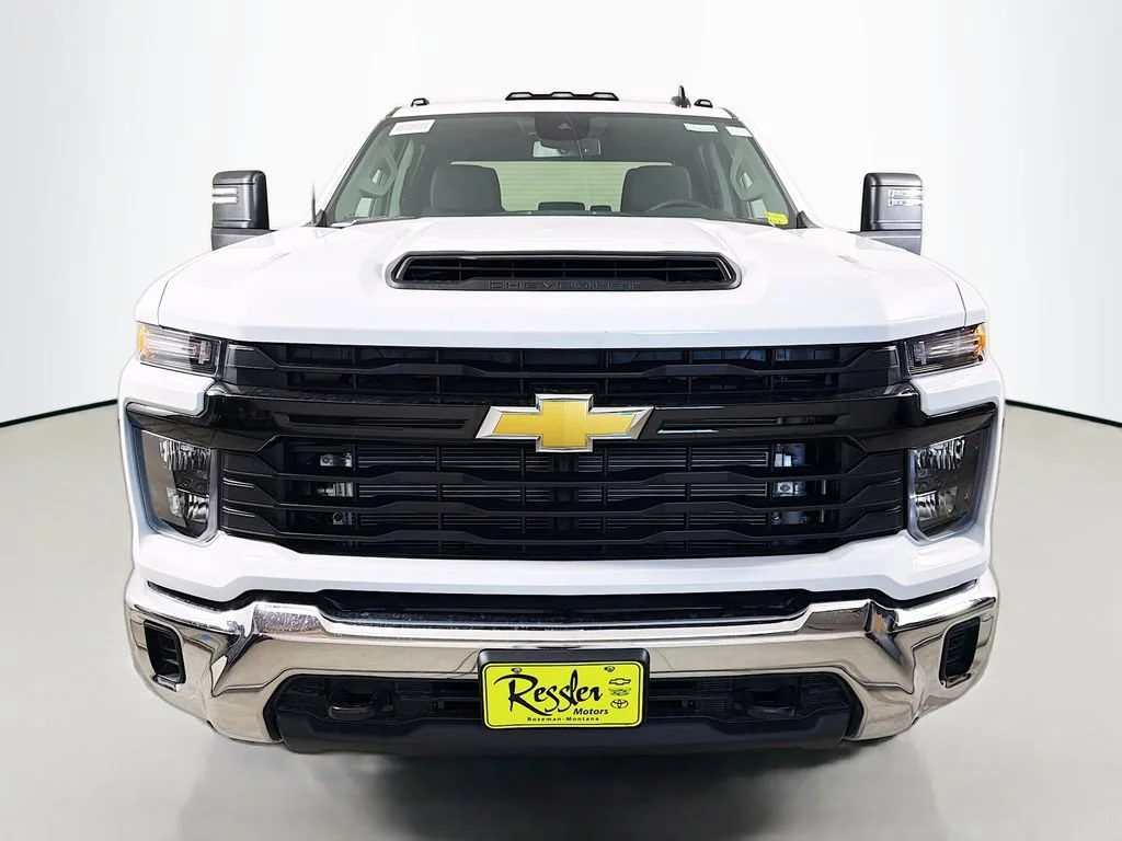 New 2026 Summit White Chevrolet WT image 2