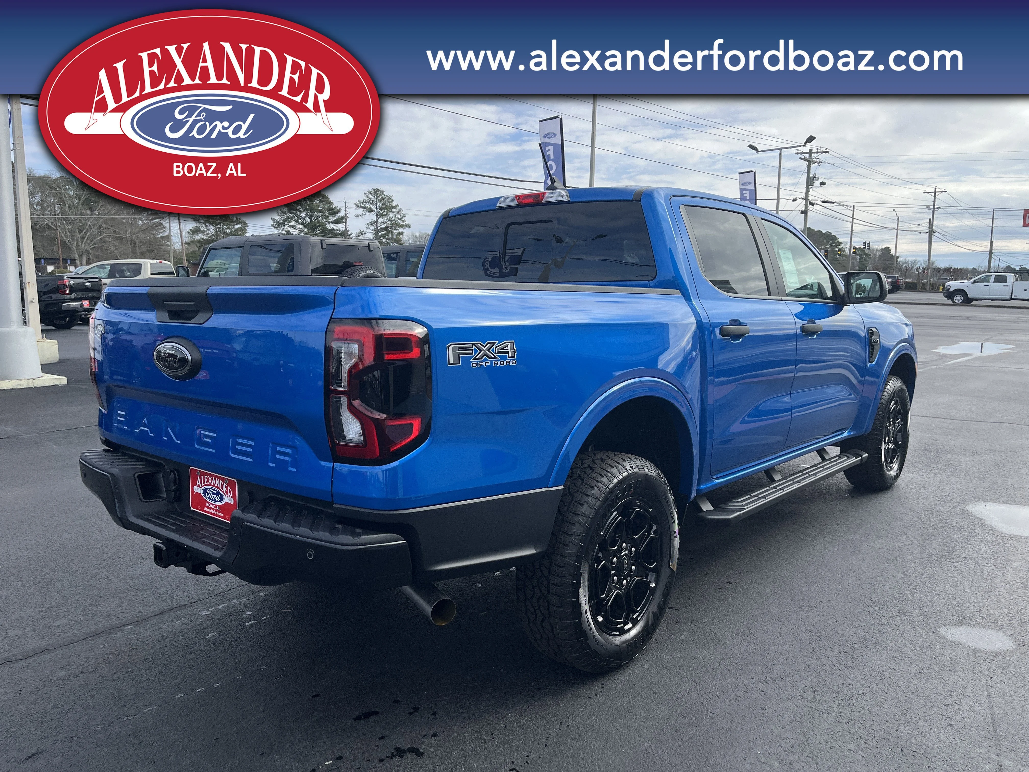 New 2025 Velocity Blue Metallic Ford XLT image 4