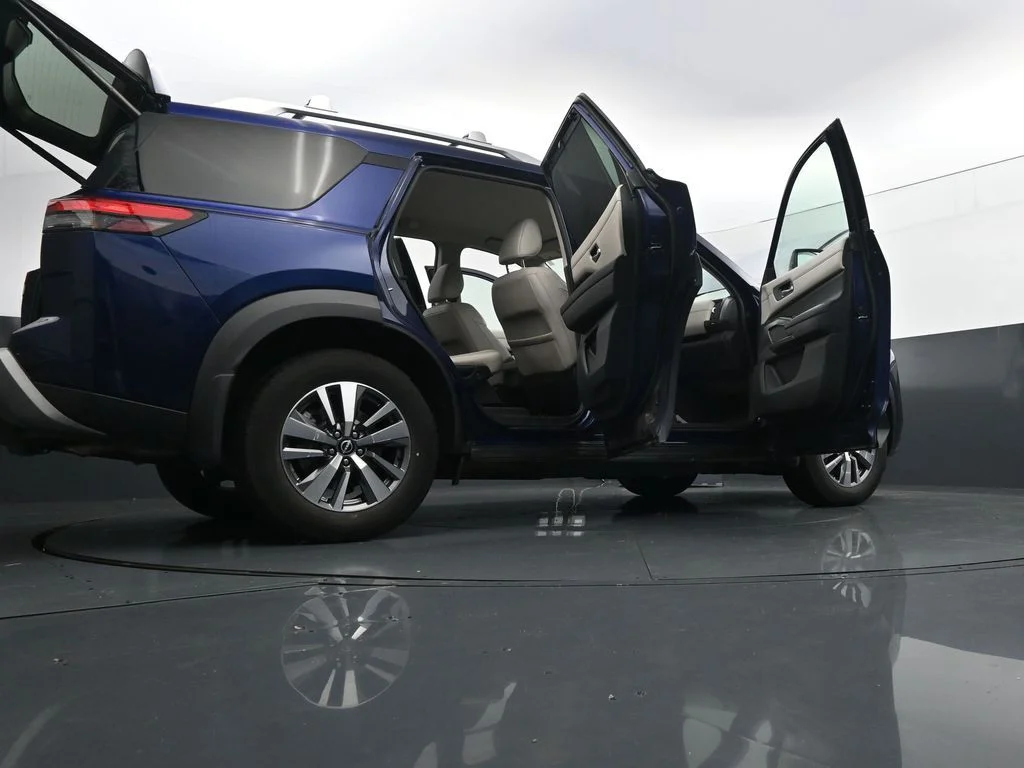 Used 2023 Blue Nissan SL image 46