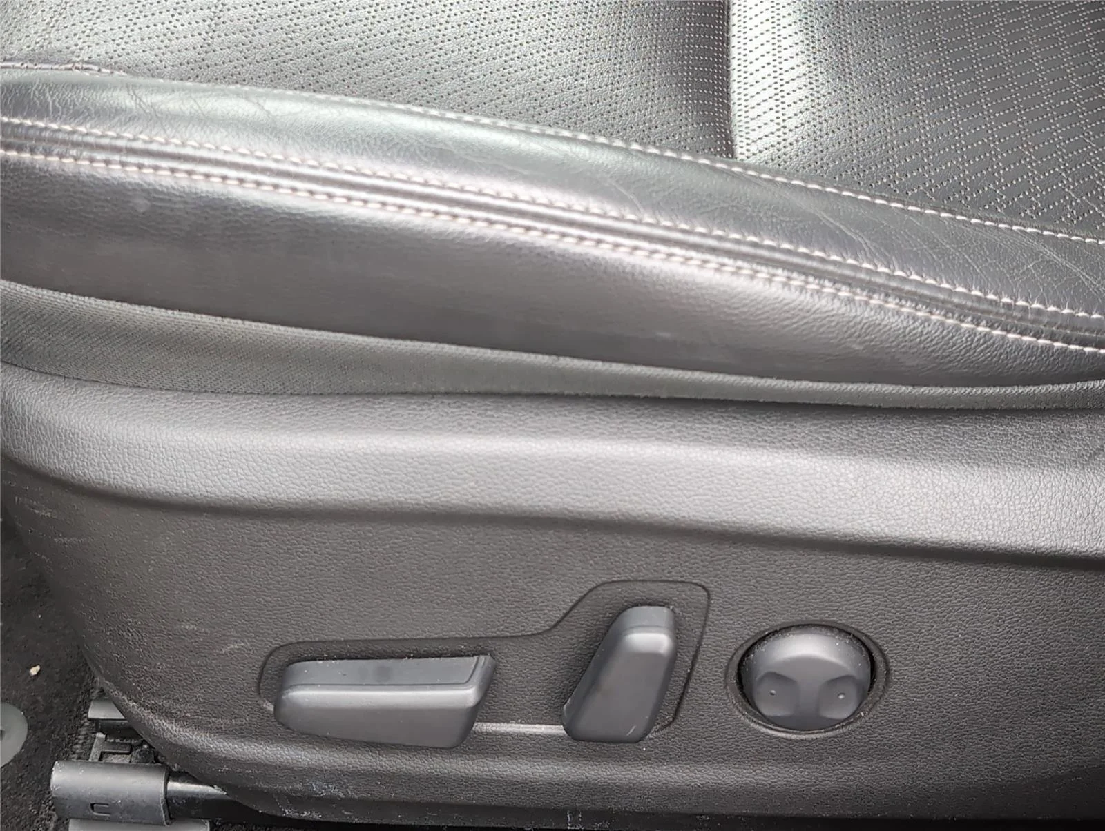 Used 2020 Thunder Gray Hyundai Ultimate image 15