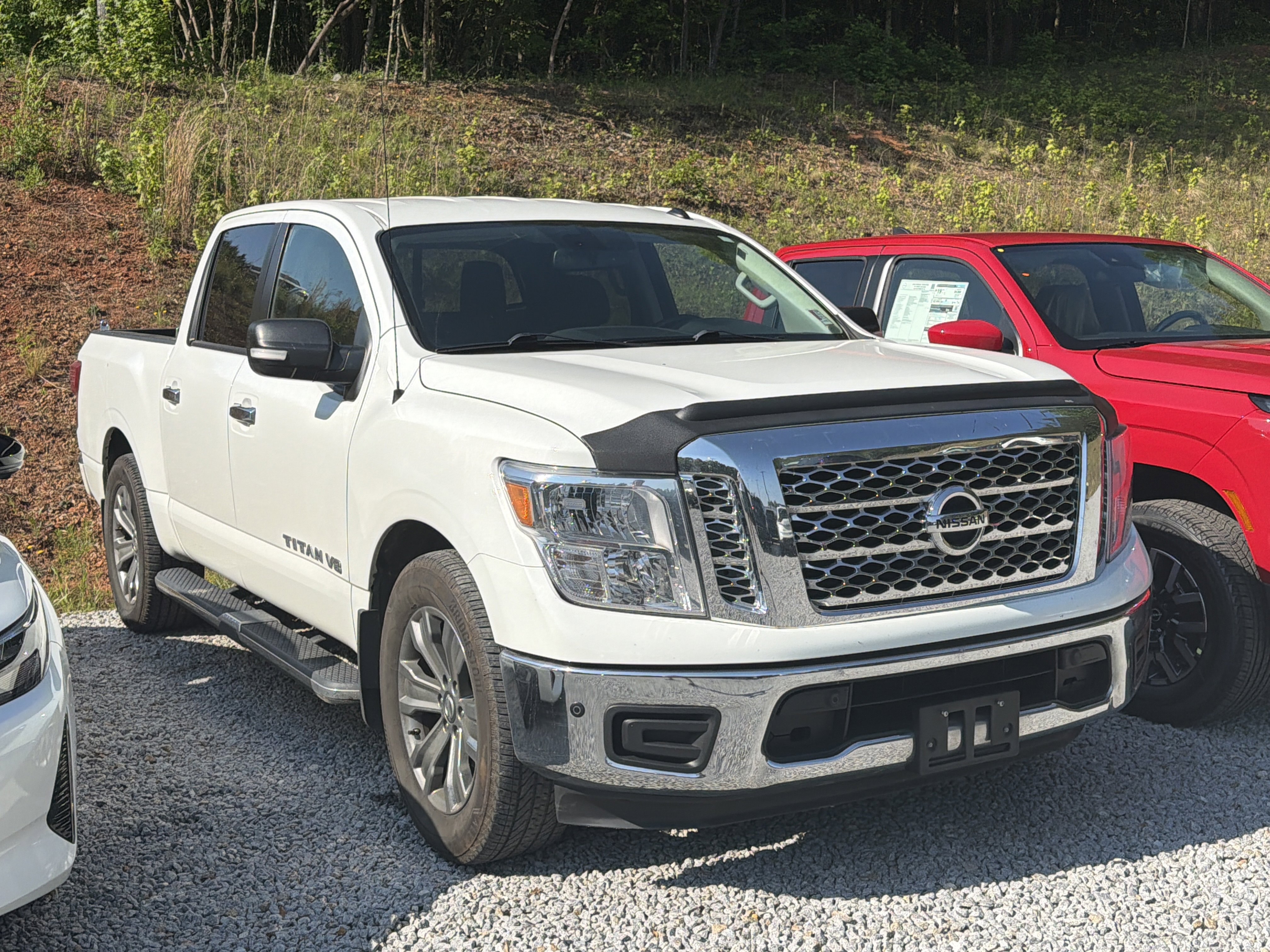 2019 Nissan Titan SV 4X2 Crew Cab's photo