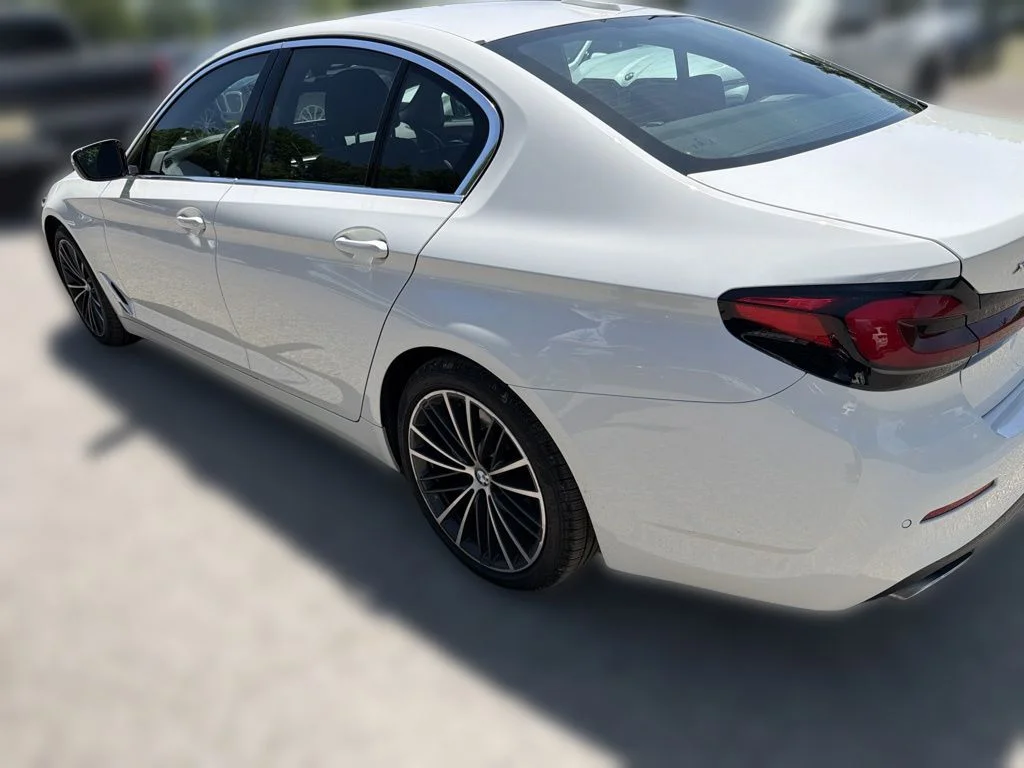 Used 2022 White BMW 530i xDrive image 4