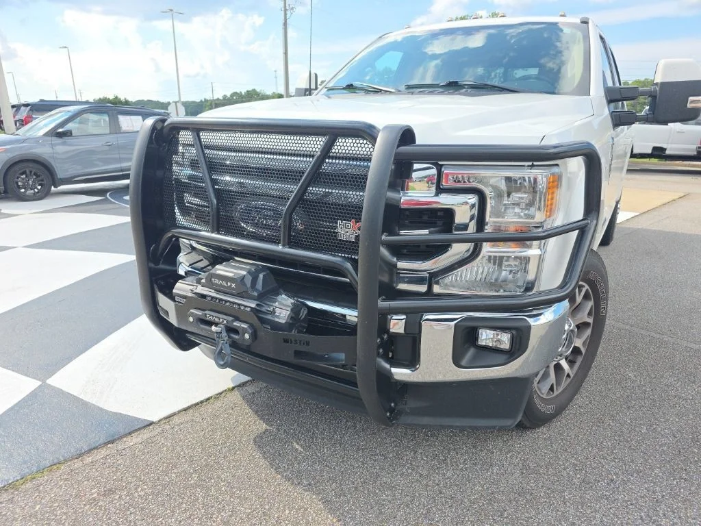 Used 2022 White Ford Lariat image 4