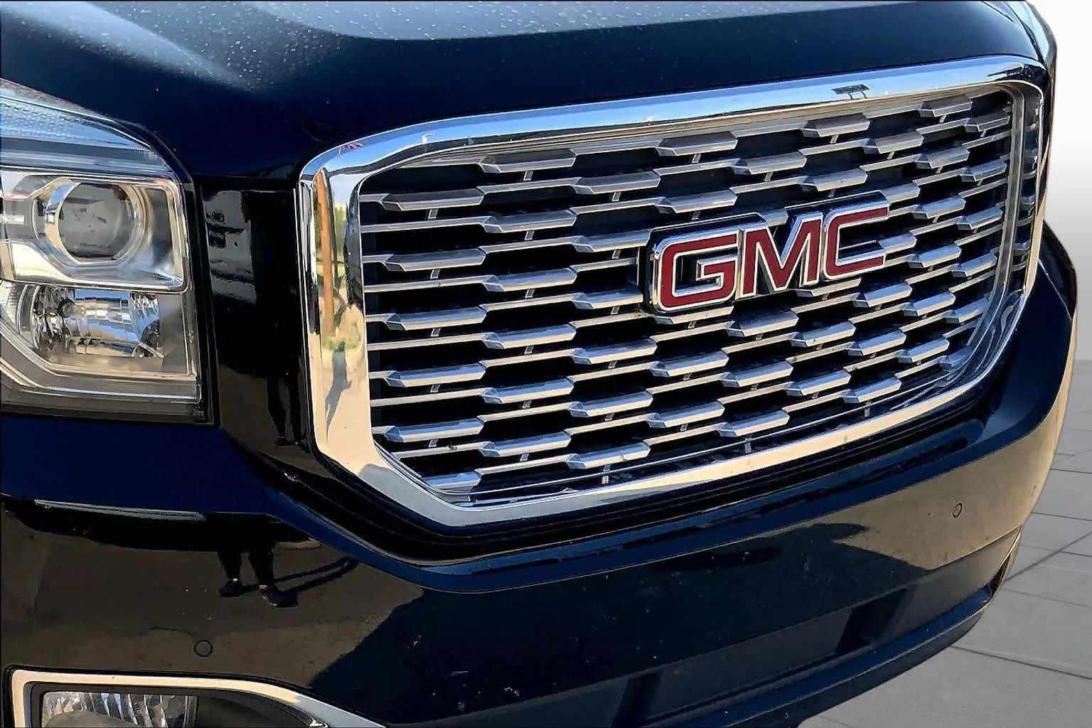 Used 2019 ONYX BLACK GMC Denali image 28