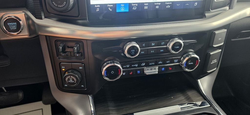 Used 2024 Oxford White Ford Lariat image 24