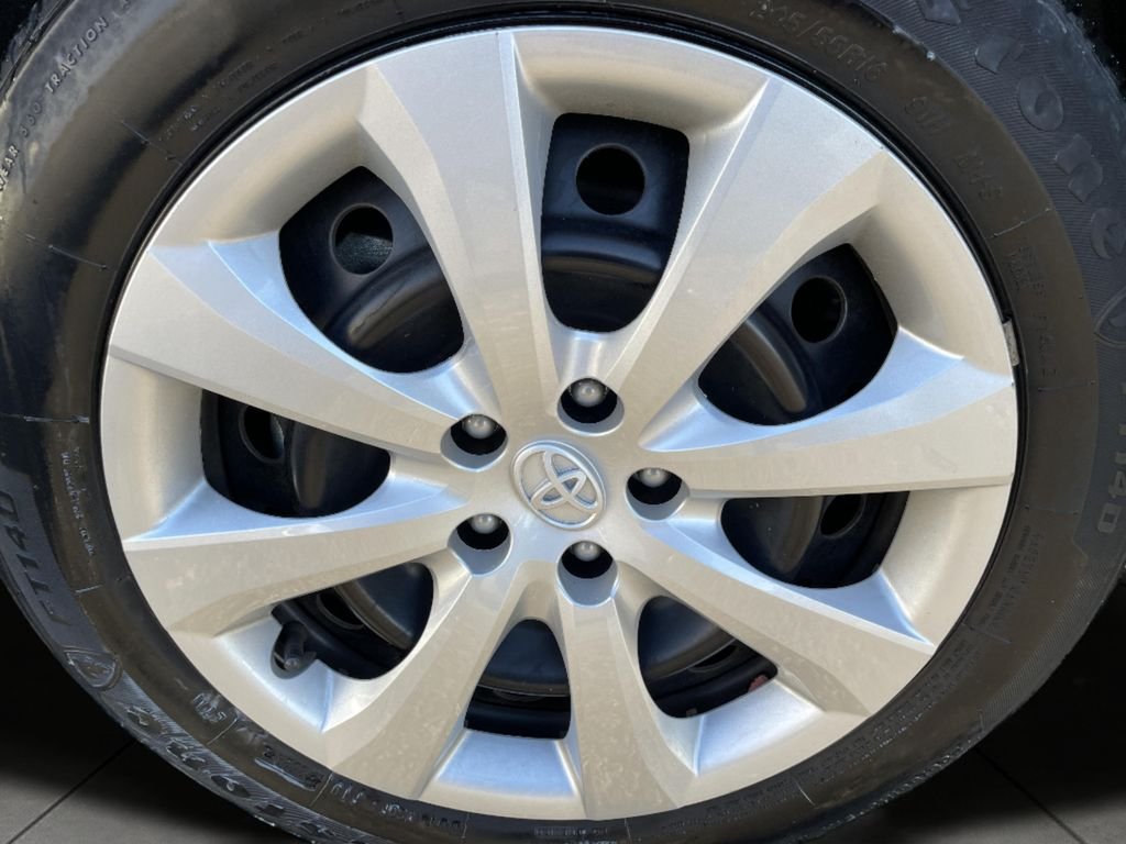 Used 2024  Toyota LE image 29