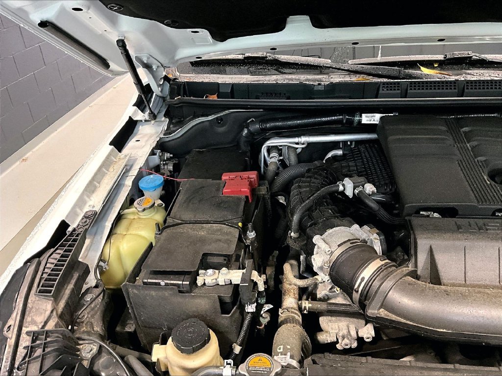 Used 2024 White Nissan SL image 31