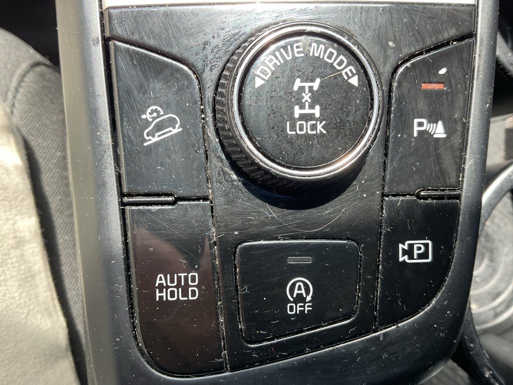 Certified Used 2025 Steel Gray Kia LX image 25