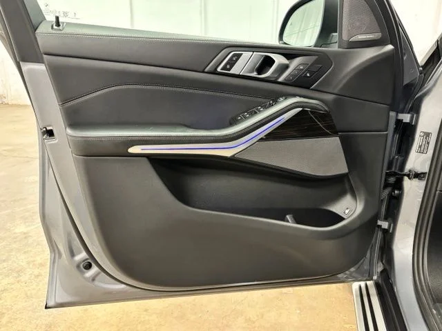 Used 2025 Gray BMW xDrive50e image 17