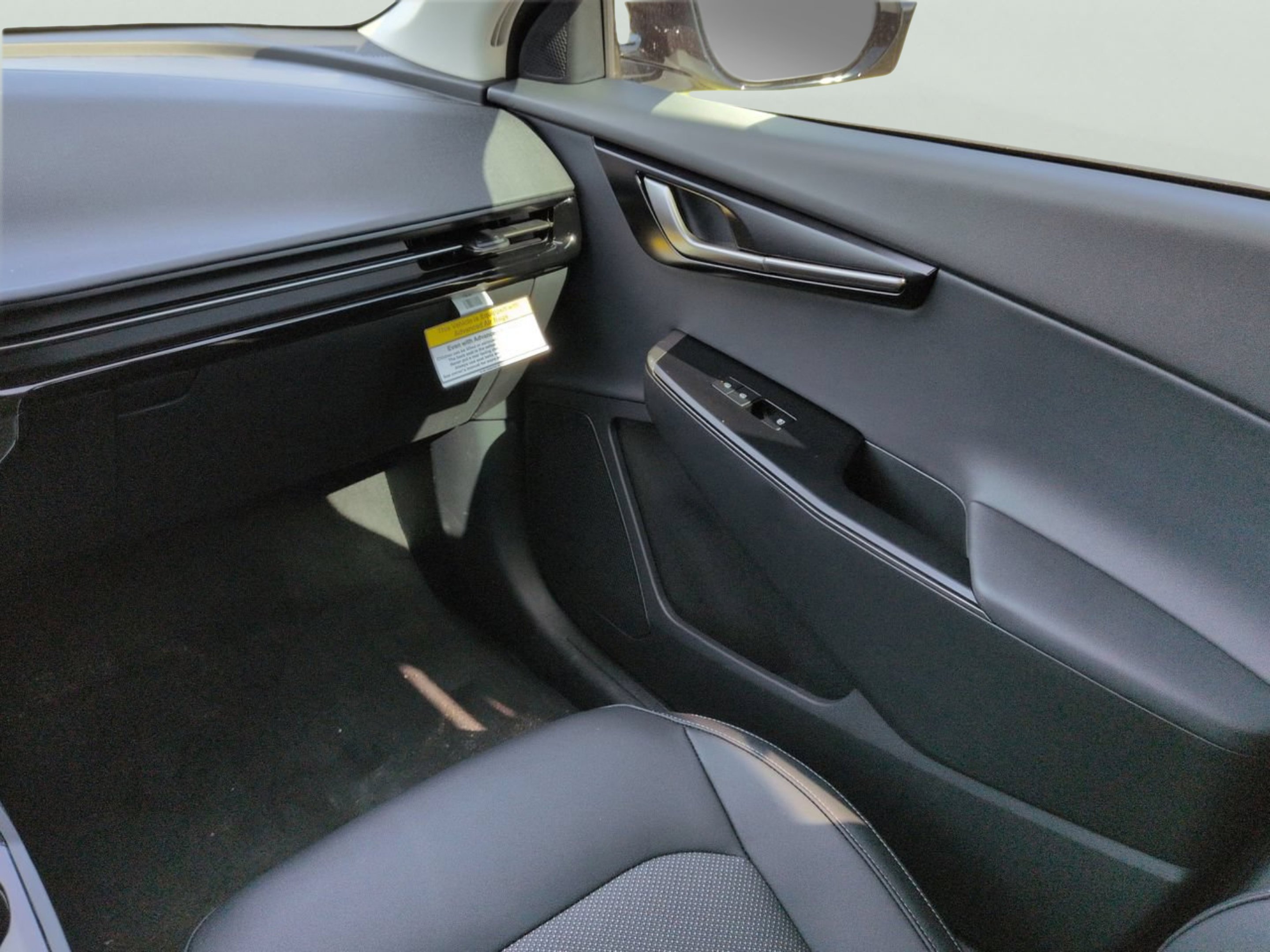 New 2026 Glacial White Pearl Kia Light Long Range image 23