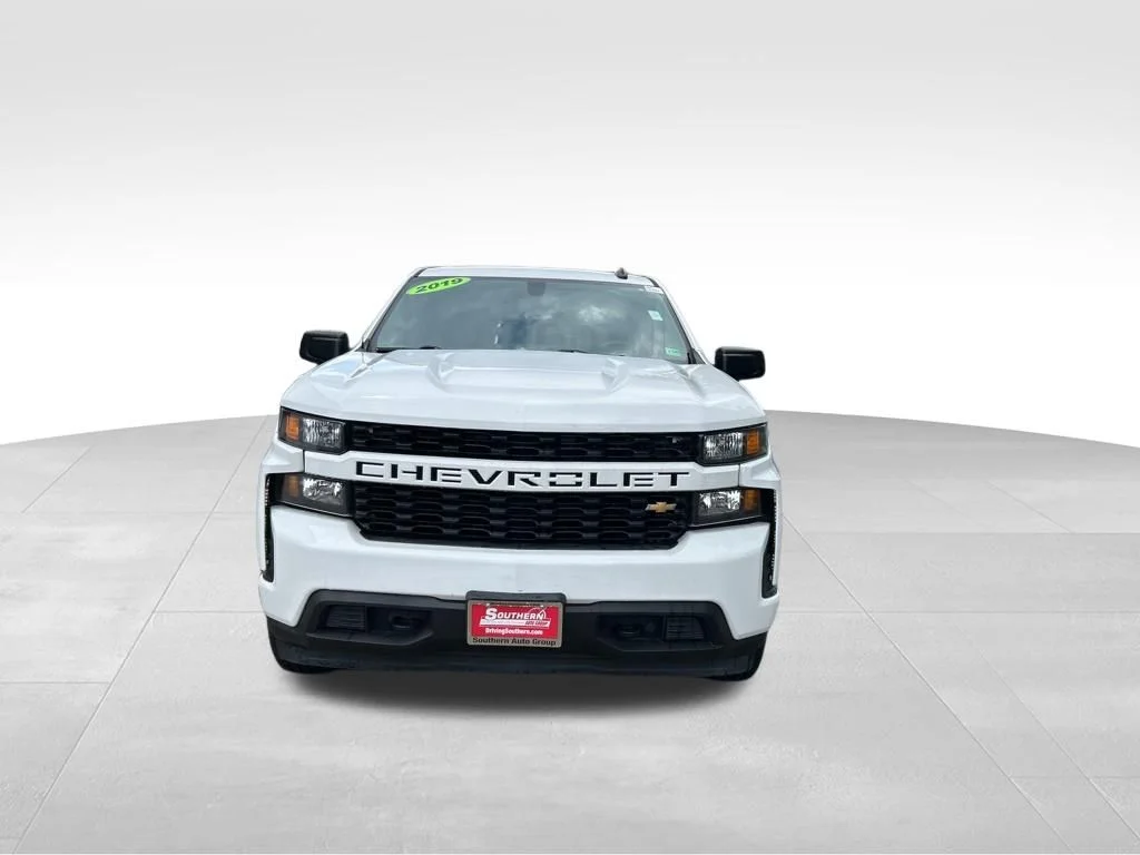 Used 2019 White Chevrolet Custom image 2