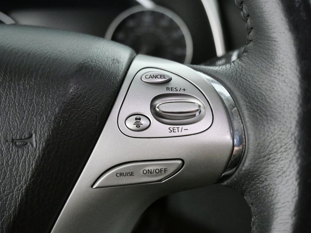 Used 2018 Gray Nissan Platinum image 21
