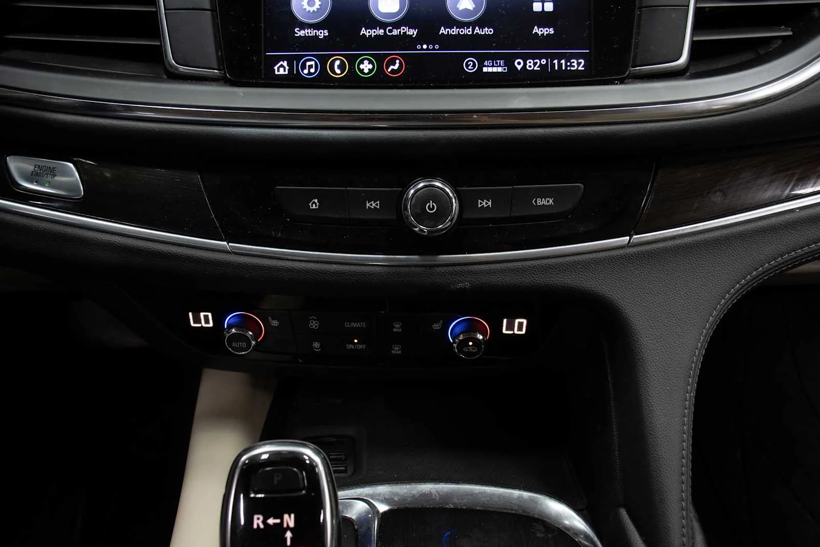 Used 2021 Summit White Buick Essence image 18