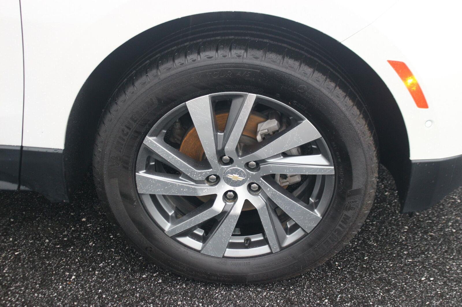 Used 2023 Iridescent Pearl Tricoat Chevrolet Premier image 40