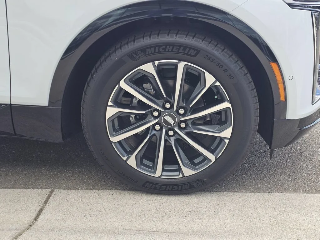 New 2027 Vibrant White Tricoat Cadillac Sport image 9