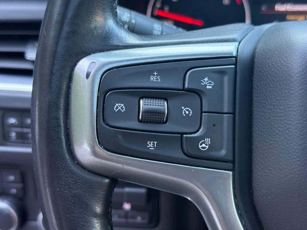 Used 2021 Gray Chevrolet Z71 image 25
