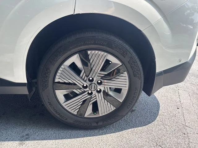 Used 2025 White Nissan SL image 35