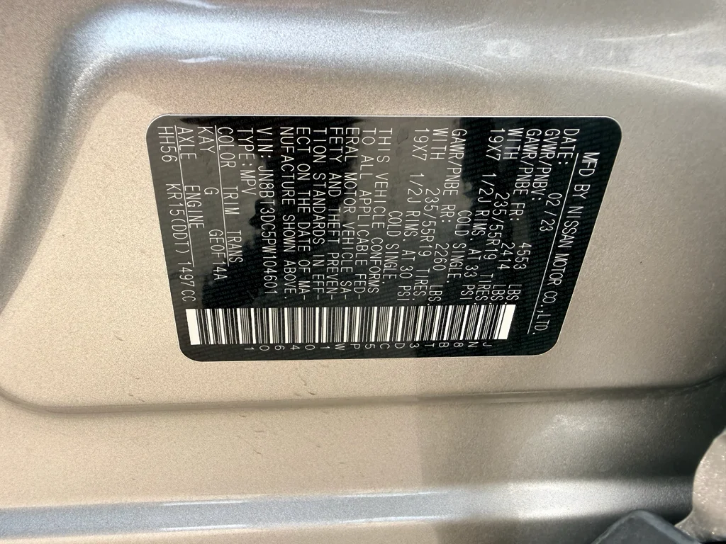 Used 2023 Champagne Silver Metallic Nissan Platinum image 34