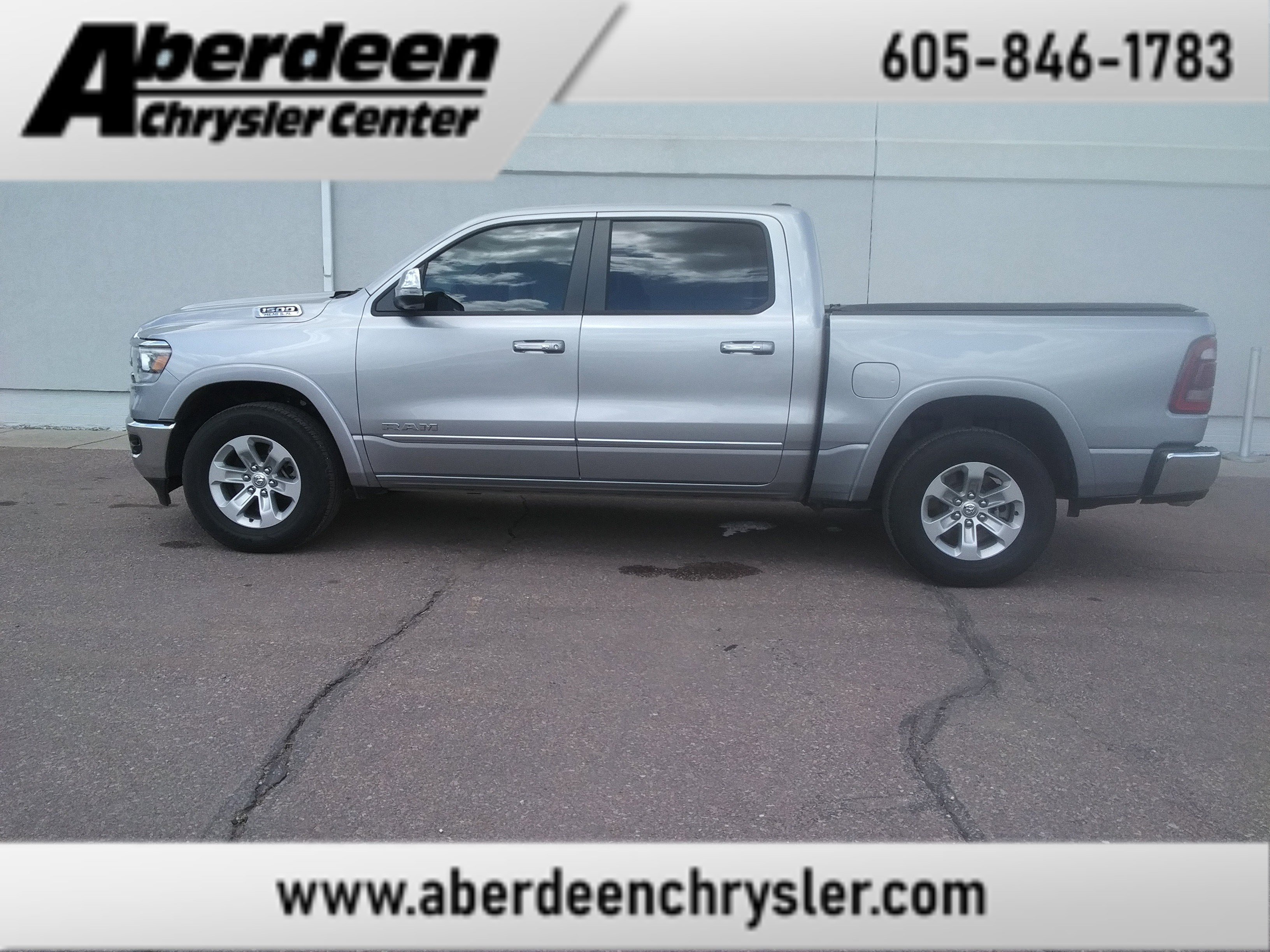2022 RAM 1500 Laramie 4x4 Crew Cab 5'7's photo