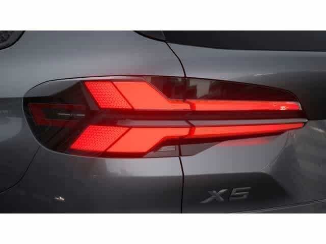 Used 2026 Skyscraper Grey Metallic BMW sDrive40i image 8