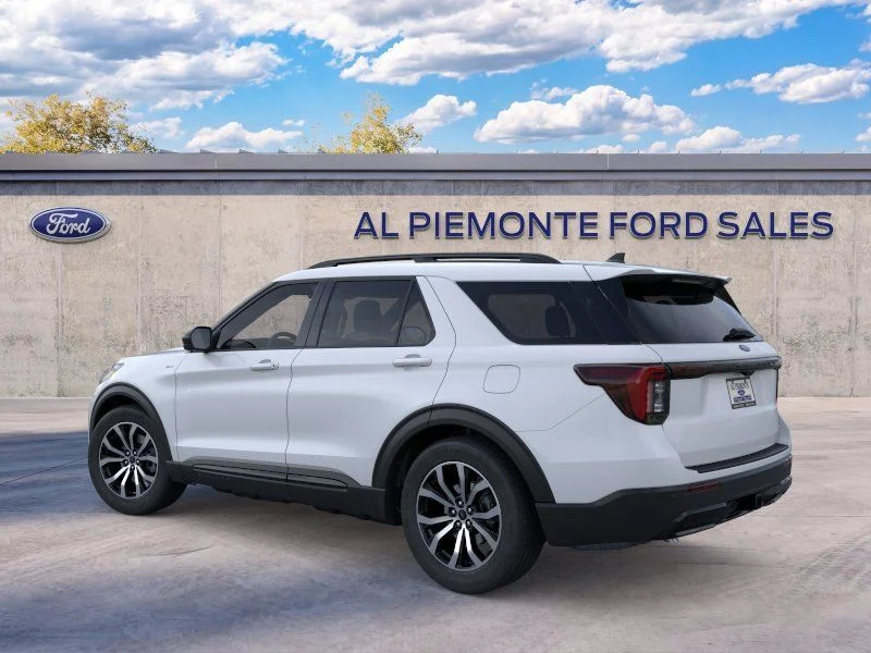 New 2026 Space White Metallic Ford ST-Line image 35