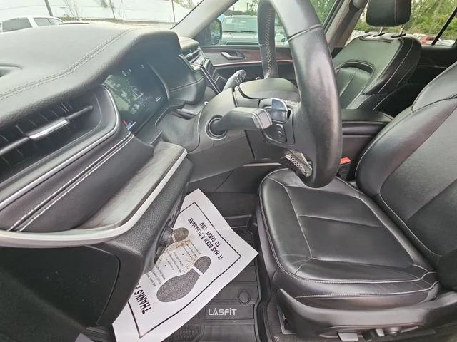 Used 2021 Silver Jeep Limited image 12