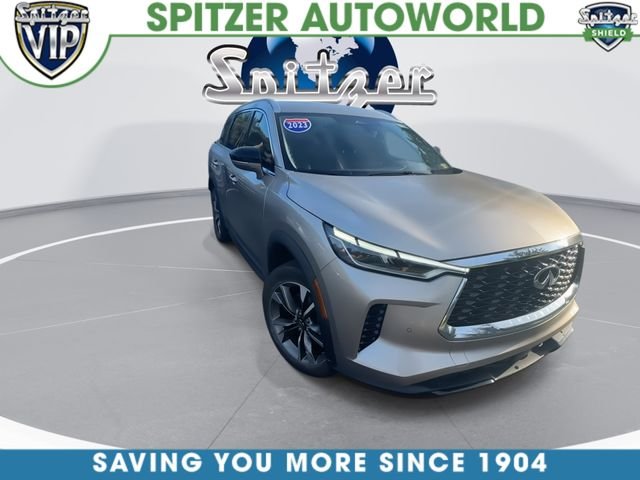 Used 2023 Silver INFINITI LUXE image 2