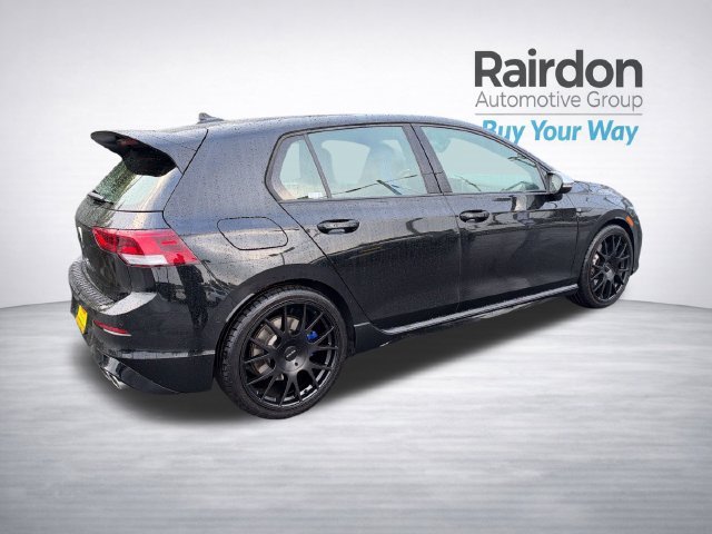 Used 2024 Mythos Black Metallic Volkswagen 2.0T image 7