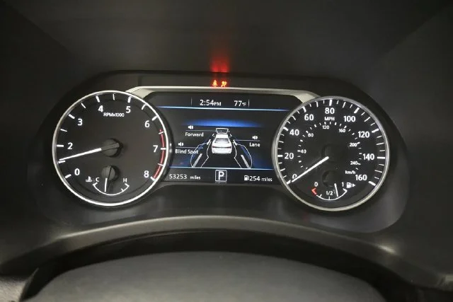 Used 2025 Gray Nissan SV image 17