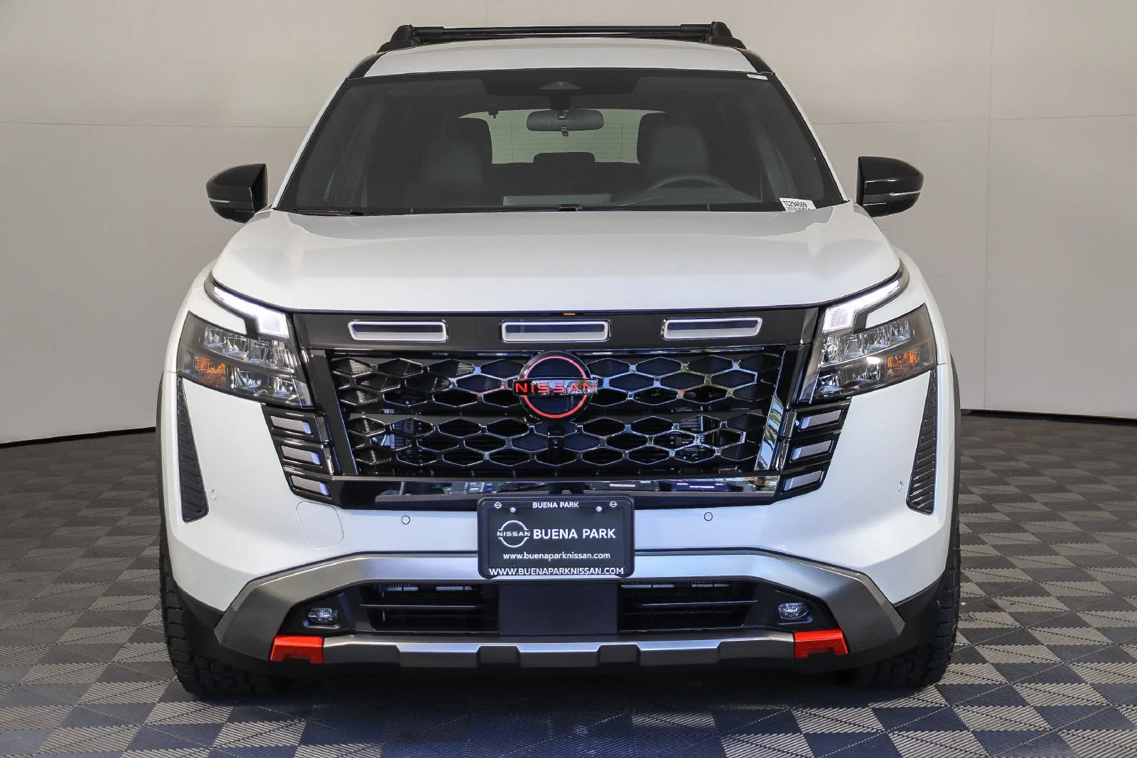 New 2026 Everest White Pearl TriCoat Nissan Rock Creek® image 2