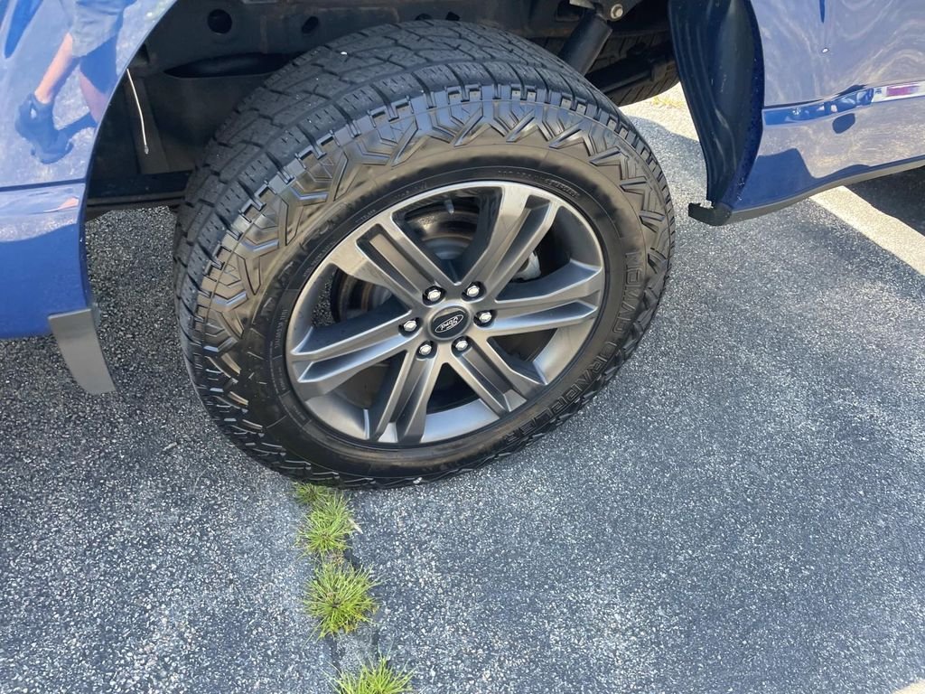 Used 2022 Blue Ford XLT image 11
