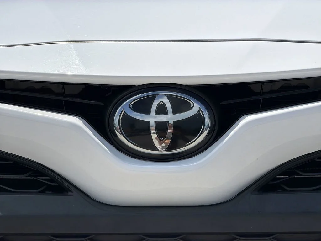 Used 2021 White Toyota SE image 37