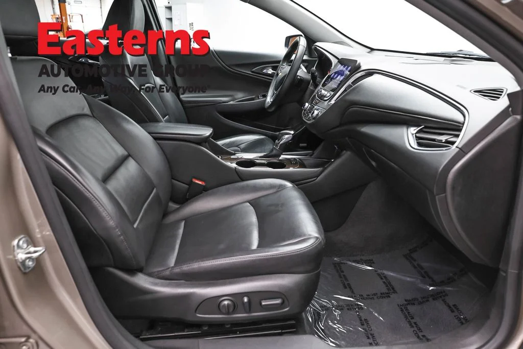 Used 2024 Gray Chevrolet LT image 26
