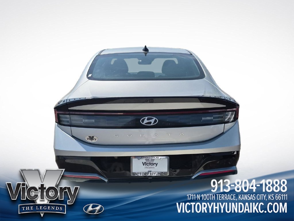 Certified Used 2025 Silver Hyundai SEL image 4