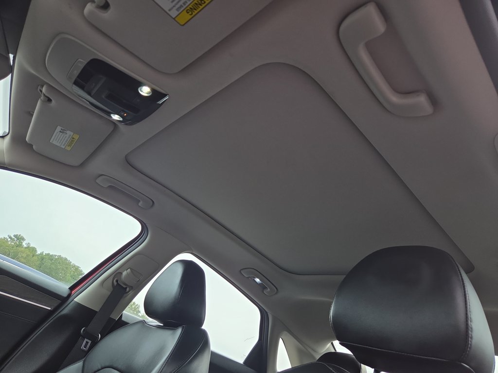 Used 2022 Passion Red Kia EX image 22