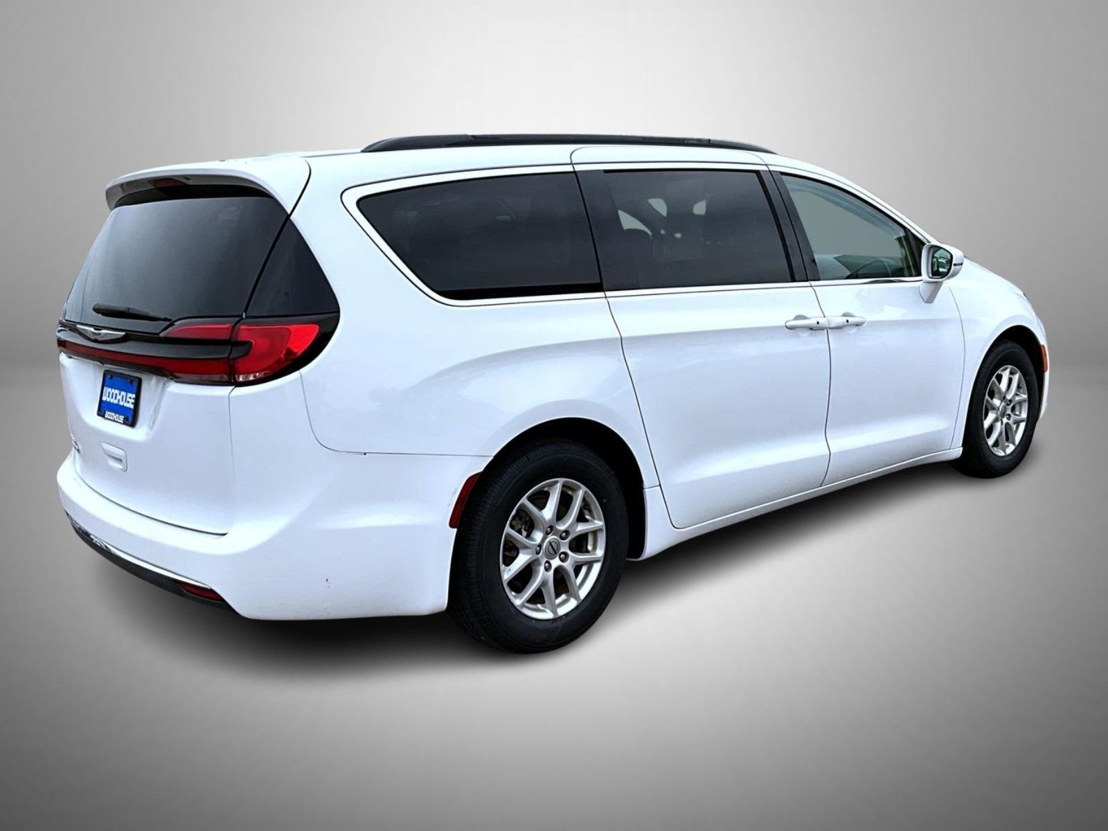 Certified Used 2022 White Chrysler Touring L image 5