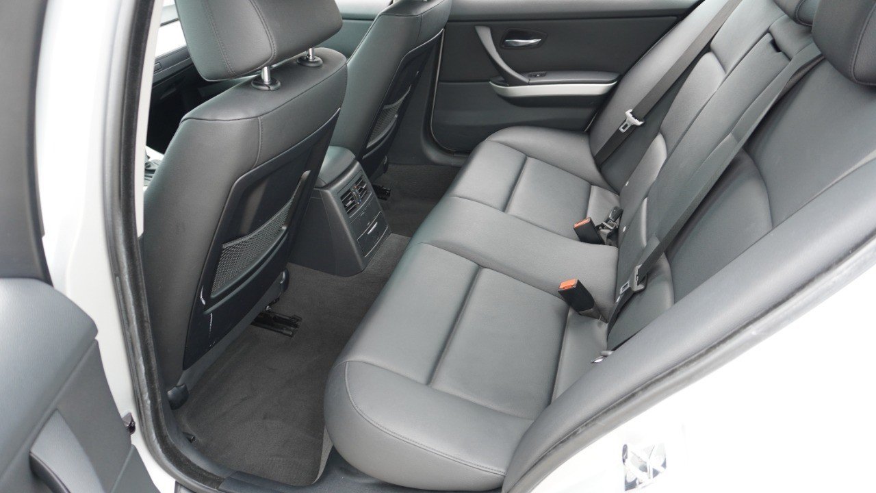 Used 2006 Silver BMW 325i image 25
