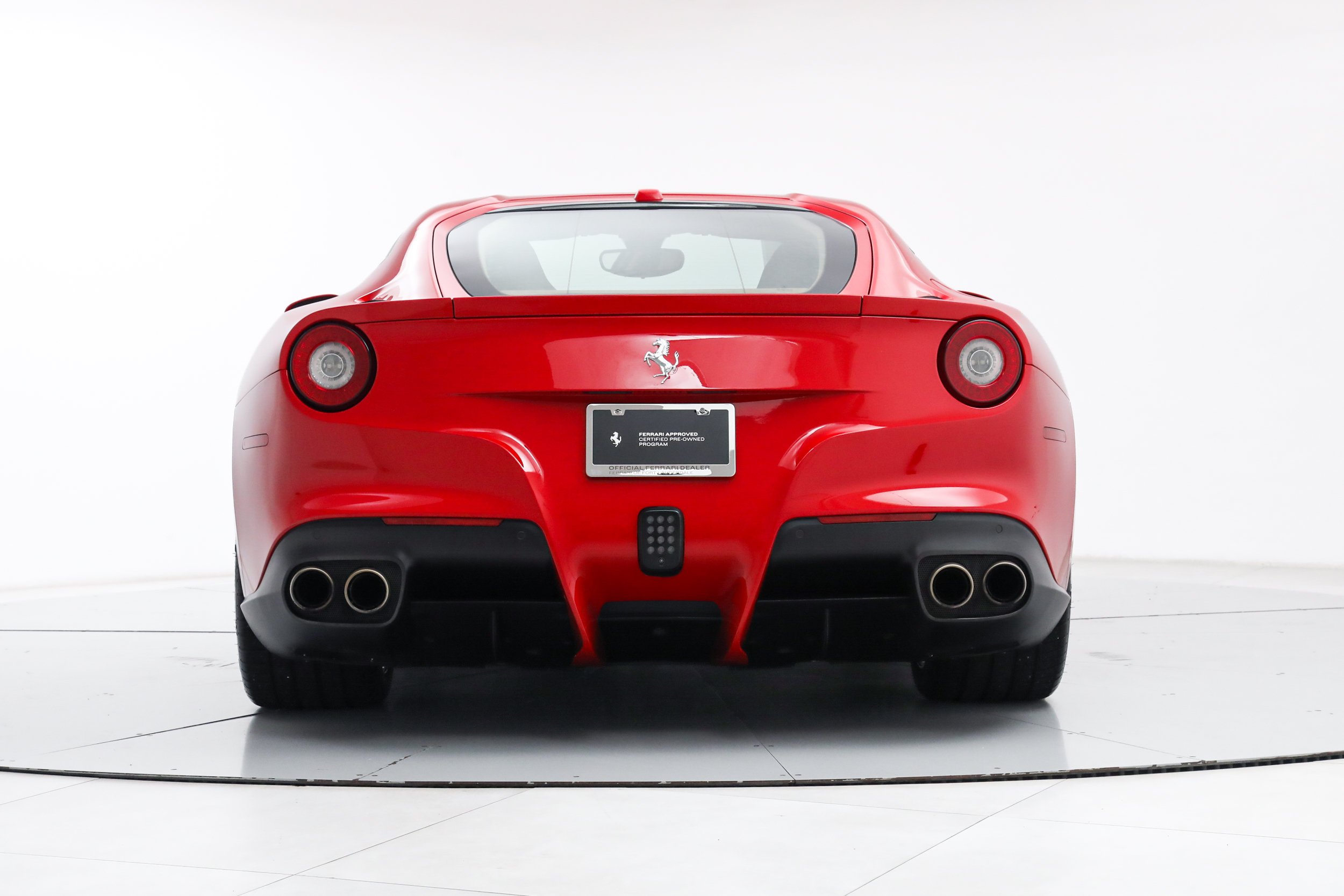 Used 2016 Red Ferrari  image 8