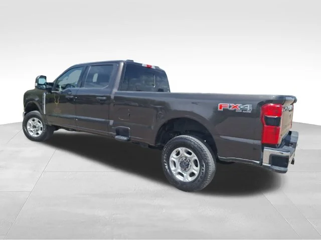 Used 2025 Brown Ford XLT image 5