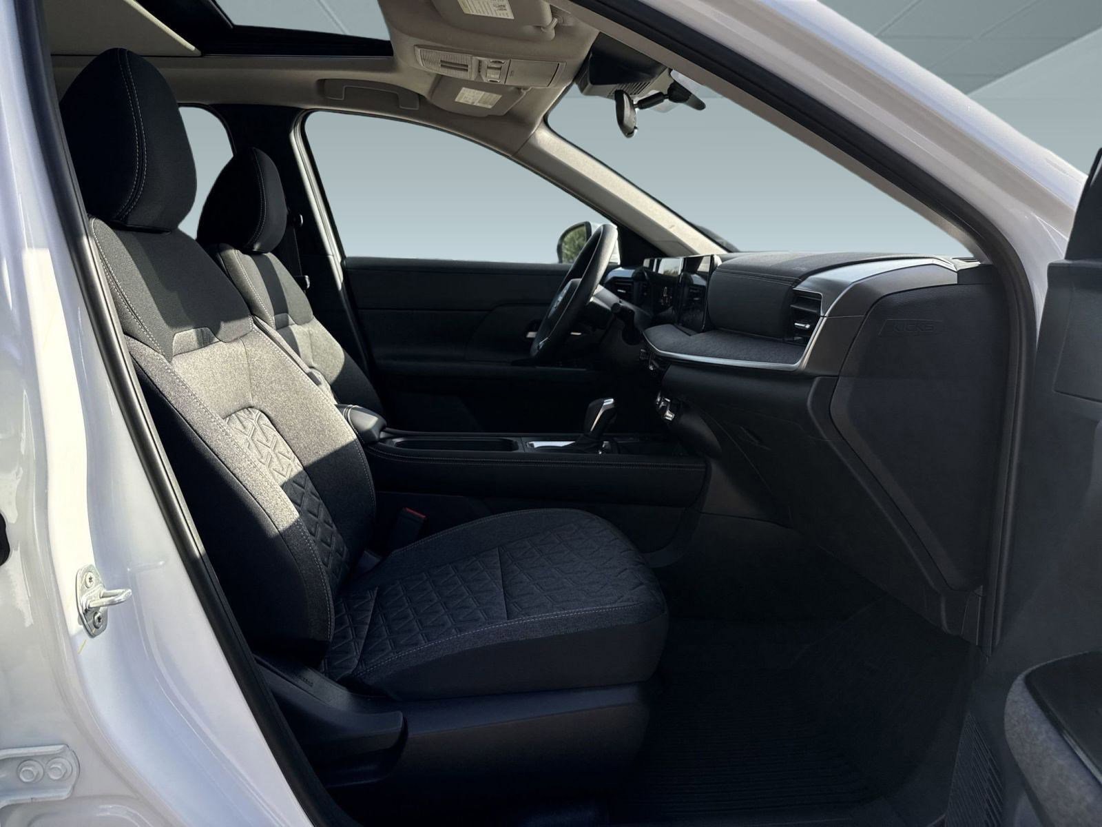 2025 Nissan Kicks SV AWD - Photo 26